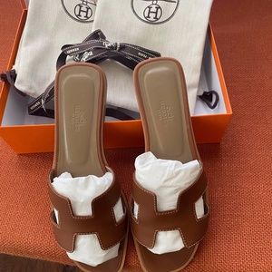HERMES ORAN SANDAL GOLD 37.5